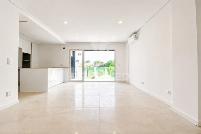 Apartamento T2 para Venda em Charneca de Caparica e Sobreda