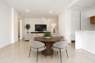 Apartamento T2 para Venda em Charneca de Caparica e Sobreda