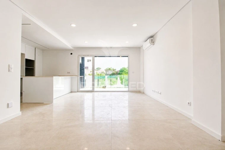 Apartamento T2 para Venda em Charneca de Caparica e Sobreda Foto 2
