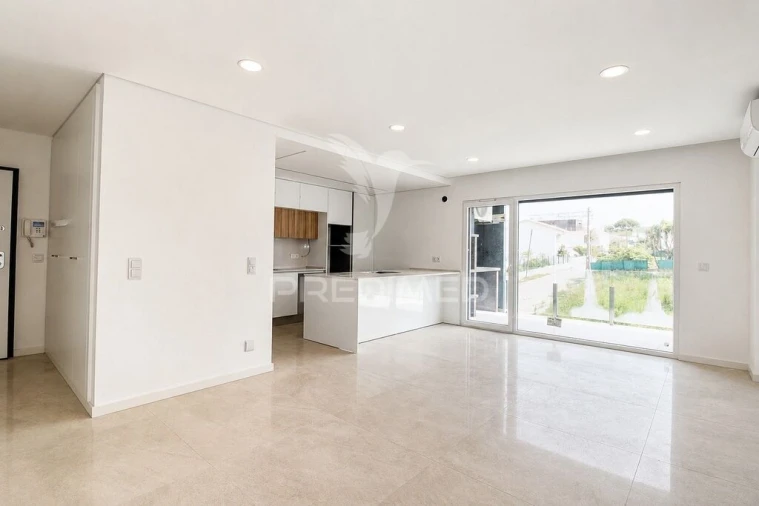 Apartamento T2 para Venda em Charneca de Caparica e Sobreda Foto 3