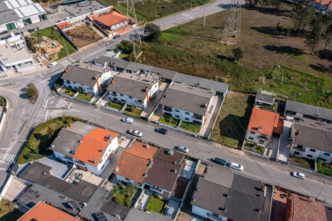 Moradia T4 para Venda em Alfena Foto 28