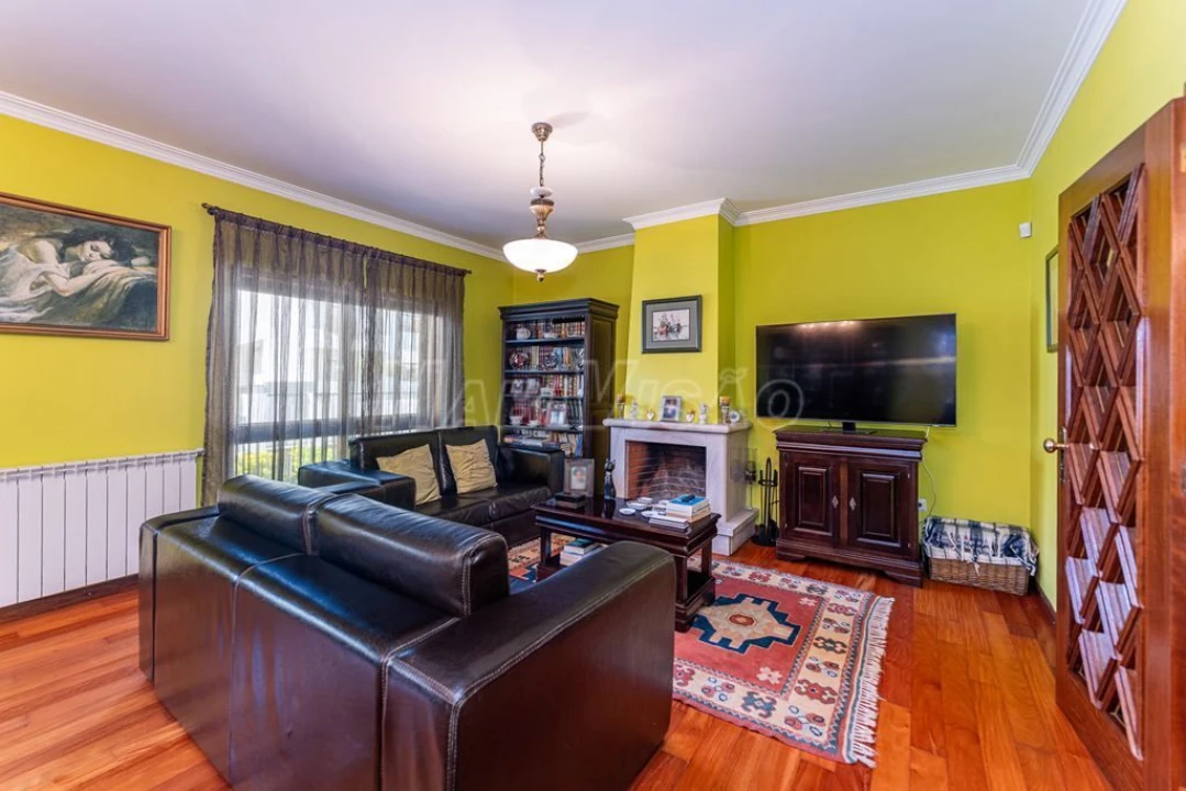 Moradia T4 para Venda em Alfena Foto 10