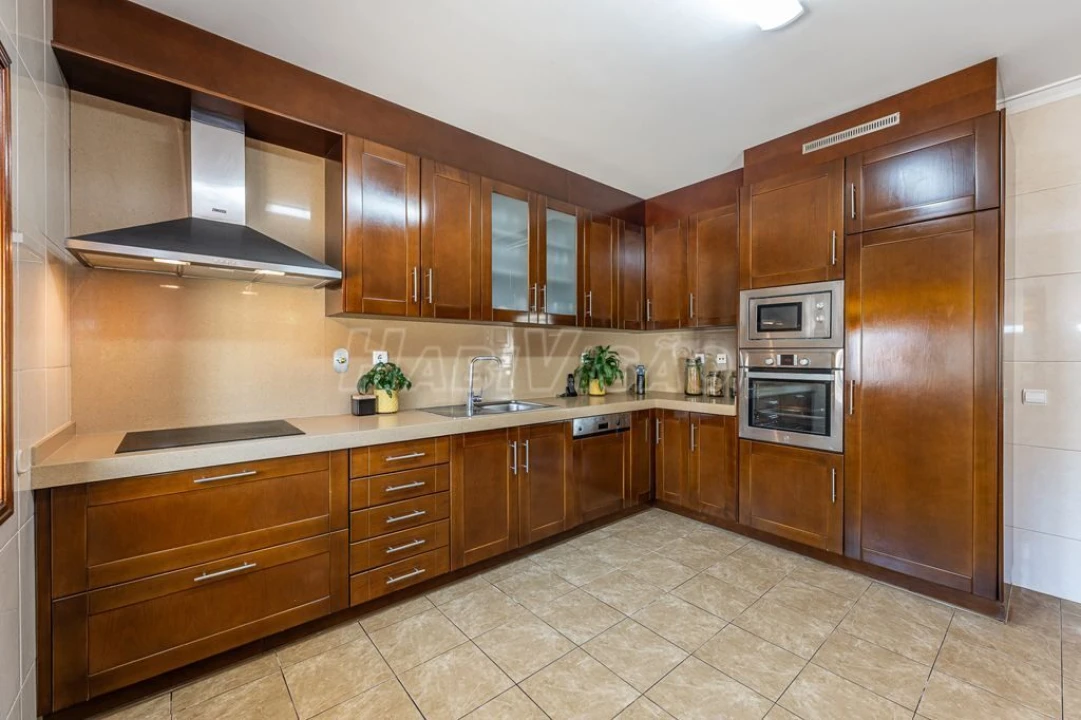 Moradia T4 para Venda em Alfena Foto 6