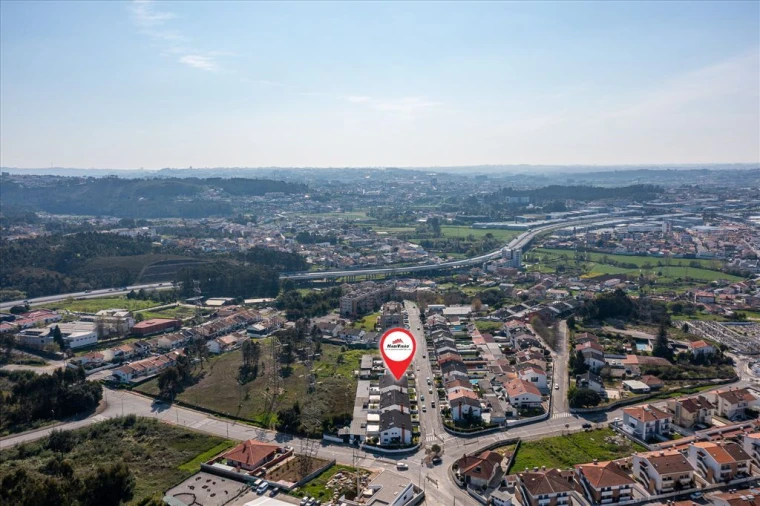 Moradia T4 para Venda em Alfena Foto 27