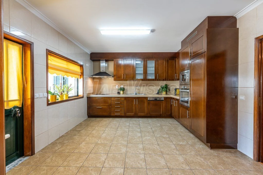 Moradia T4 para Venda em Alfena Foto 5