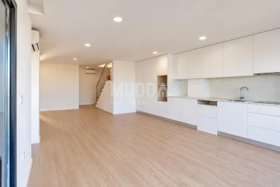 Apartamento T2 para Venda em Esgueira