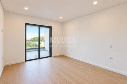 Apartamento T2 para Venda em Esgueira