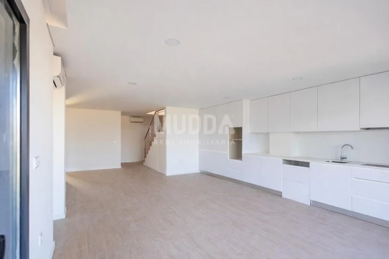 Apartamento T2 para Venda em Esgueira Foto 3