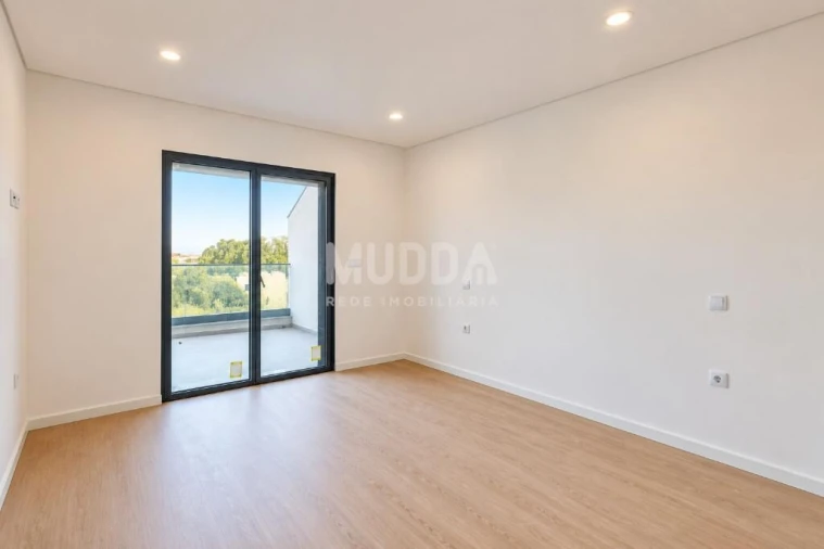 Apartamento T2 para Venda em Esgueira Foto 5