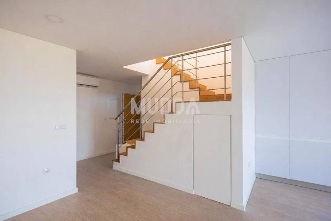 Apartamento T2 para Venda em Esgueira Foto 2