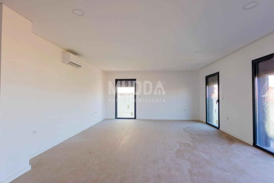 Apartamento T2 para Venda em Esgueira Foto 3