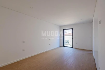 Apartamento T2 para Venda em Esgueira