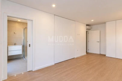 Apartamento T2 para Venda em Esgueira
