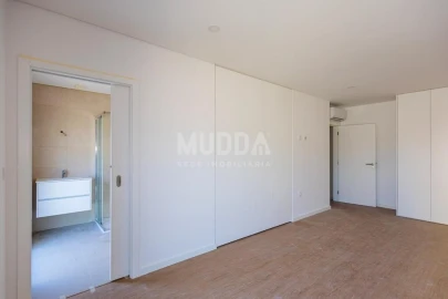 Apartamento T2 para Venda em Esgueira