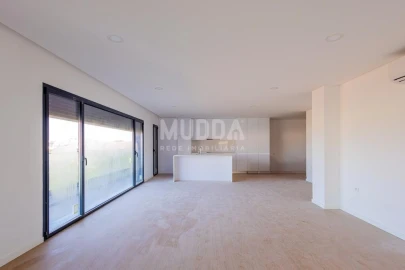 Apartamento T2 para Venda em Esgueira
