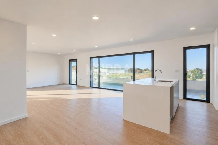 Apartamento T2 para Venda em Esgueira Foto 3