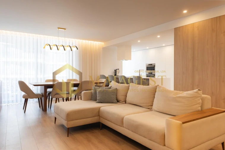 Apartamento T3 para Venda em Ramalde Foto 2