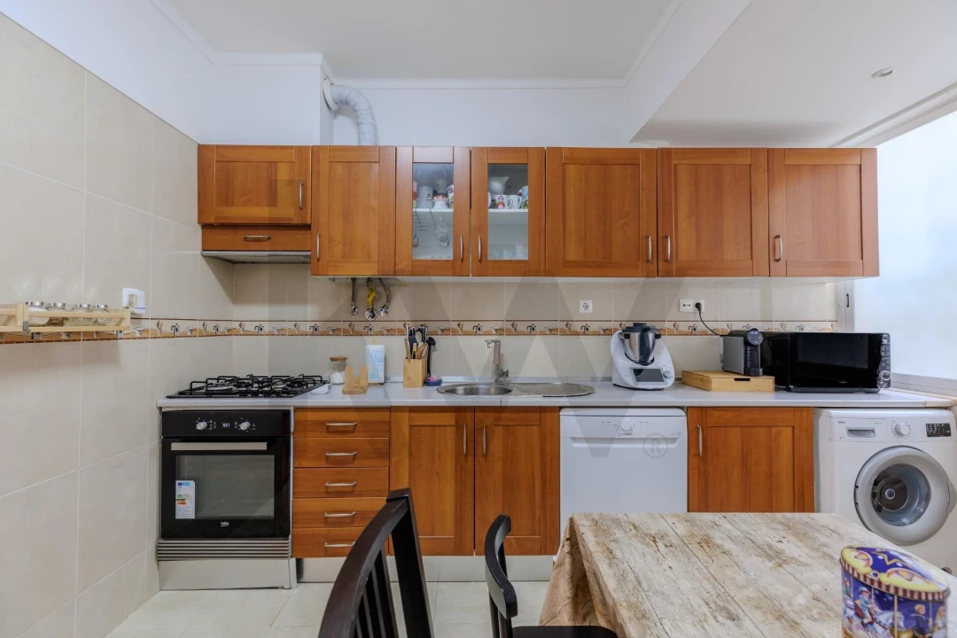 Apartamento T3 para Venda em Carnaxide e Queijas Foto 19