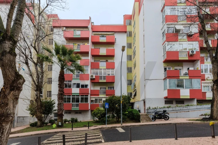 Apartamento T3 para Venda em Carnaxide e Queijas Foto 26