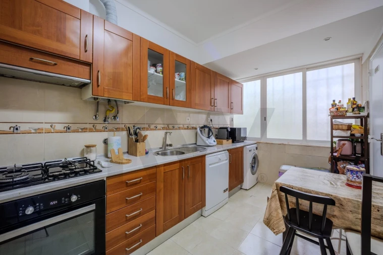 Apartamento T3 para Venda em Carnaxide e Queijas Foto 18