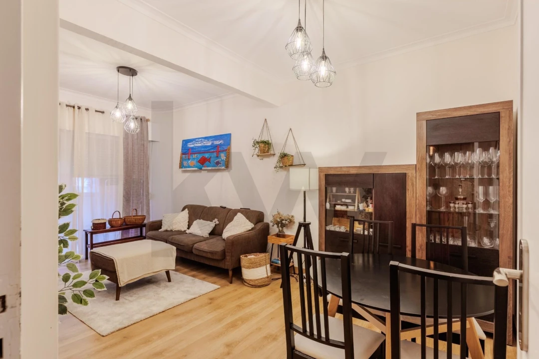 Apartamento T3 para Venda em Carnaxide e Queijas Foto 1