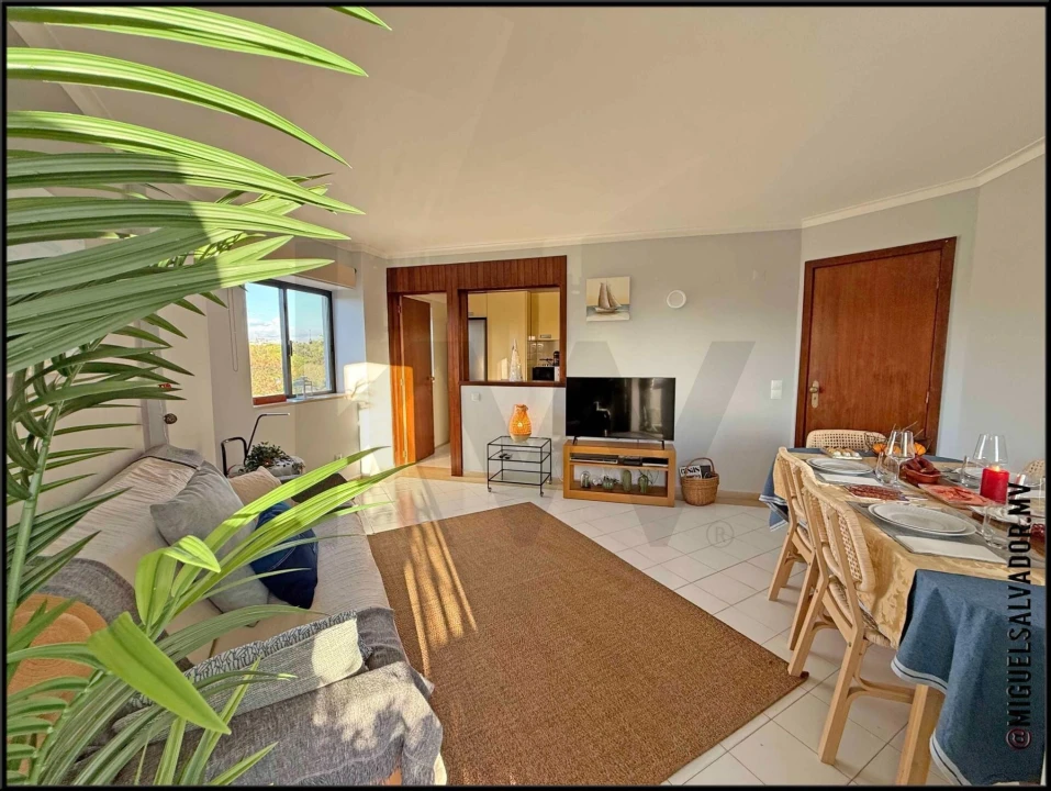 Apartamento T2 para Venda em Quarteira Foto 3