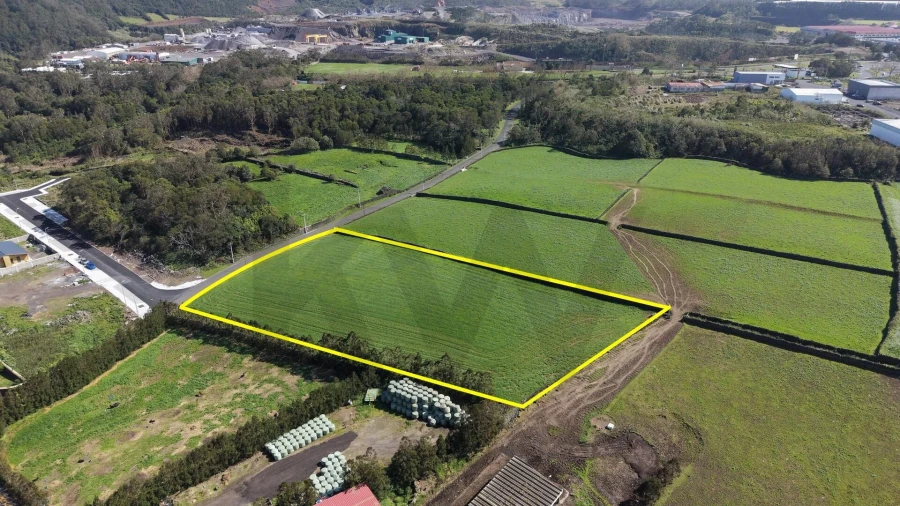 Terreno para Venda em Rabo de Peixe Foto 5