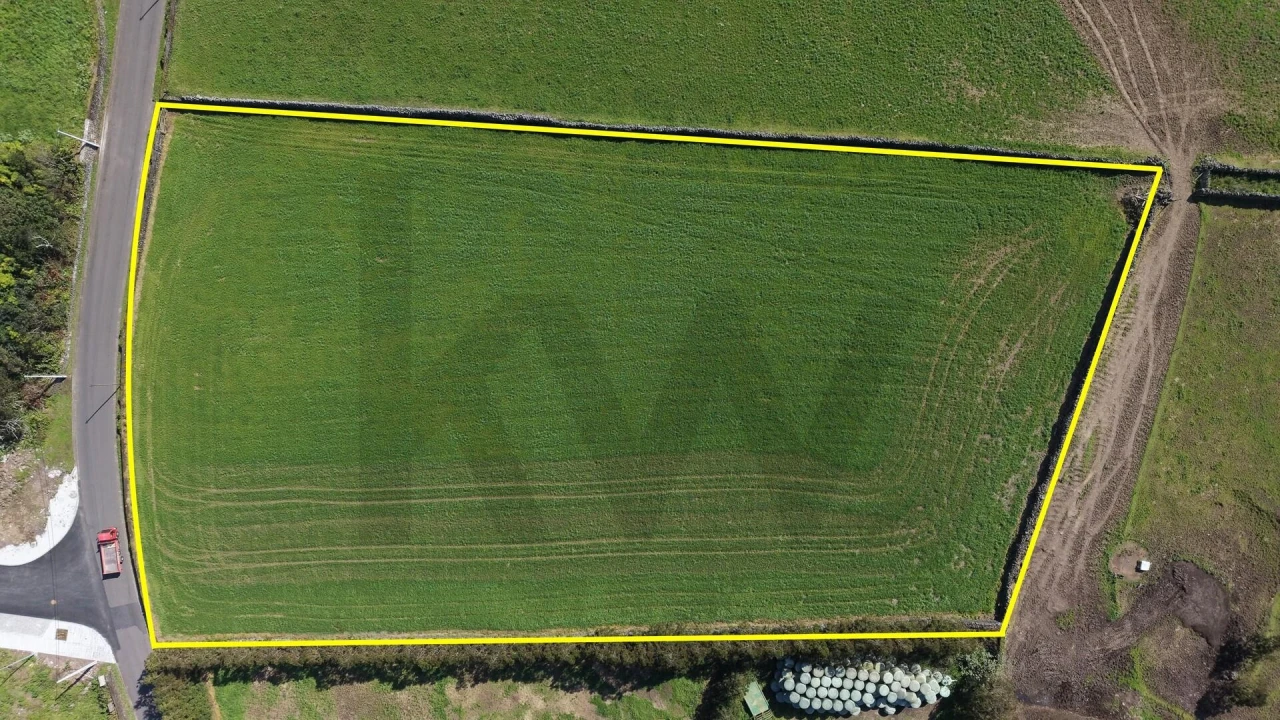 Terreno para Venda em Rabo de Peixe Foto 2