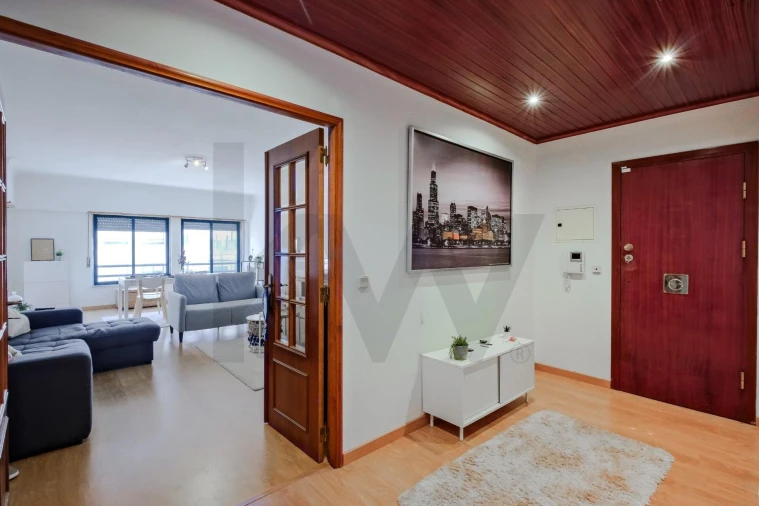 Apartamento T3 para Venda em Queluz e Belas Foto 2