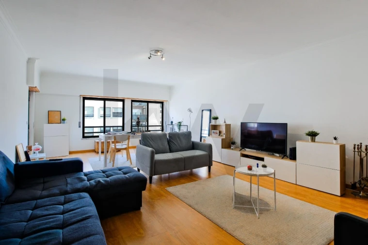 Apartamento T3 para Venda em Queluz e Belas Foto 3