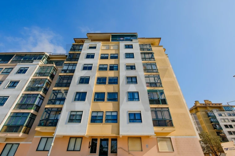 Apartamento T3 para Venda em Queluz e Belas Foto 32