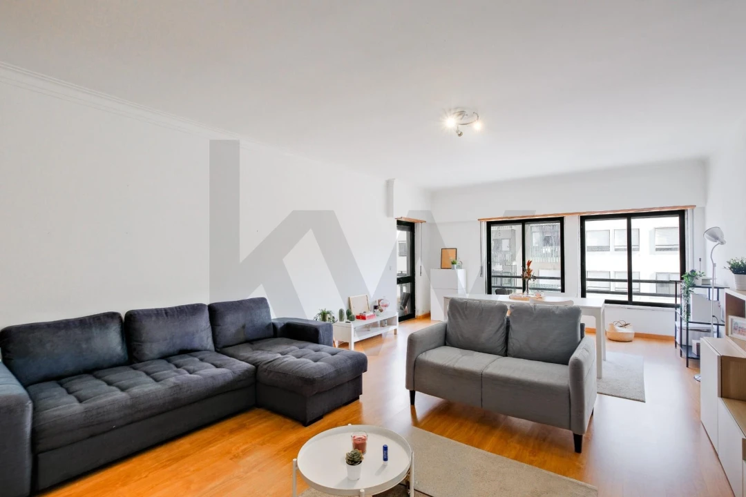 Apartamento T3 para Venda em Queluz e Belas Foto 4