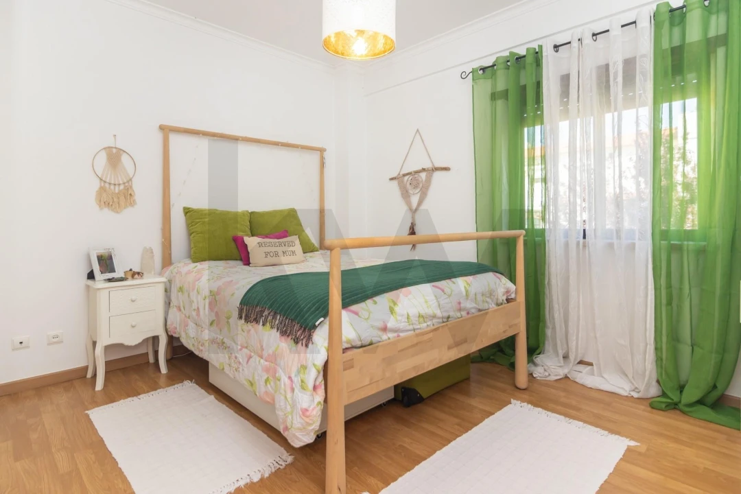Apartamento T2 para Venda em Quinta do Conde Foto 16