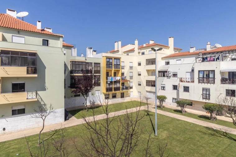 Apartamento T2 para Venda em Quinta do Conde Foto 30
