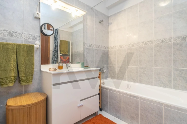 Apartamento T2 para Venda em Quinta do Conde Foto 15