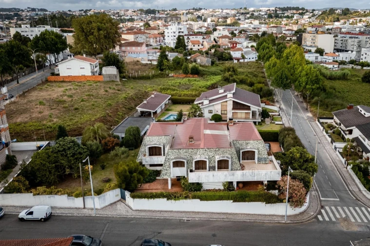 Moradia T5 para Venda em São João da Madeira