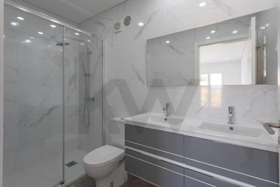 Apartamento T2 para Arrendamento em Seixal, Arrentela e Aldeia de Paio Pires Foto 18