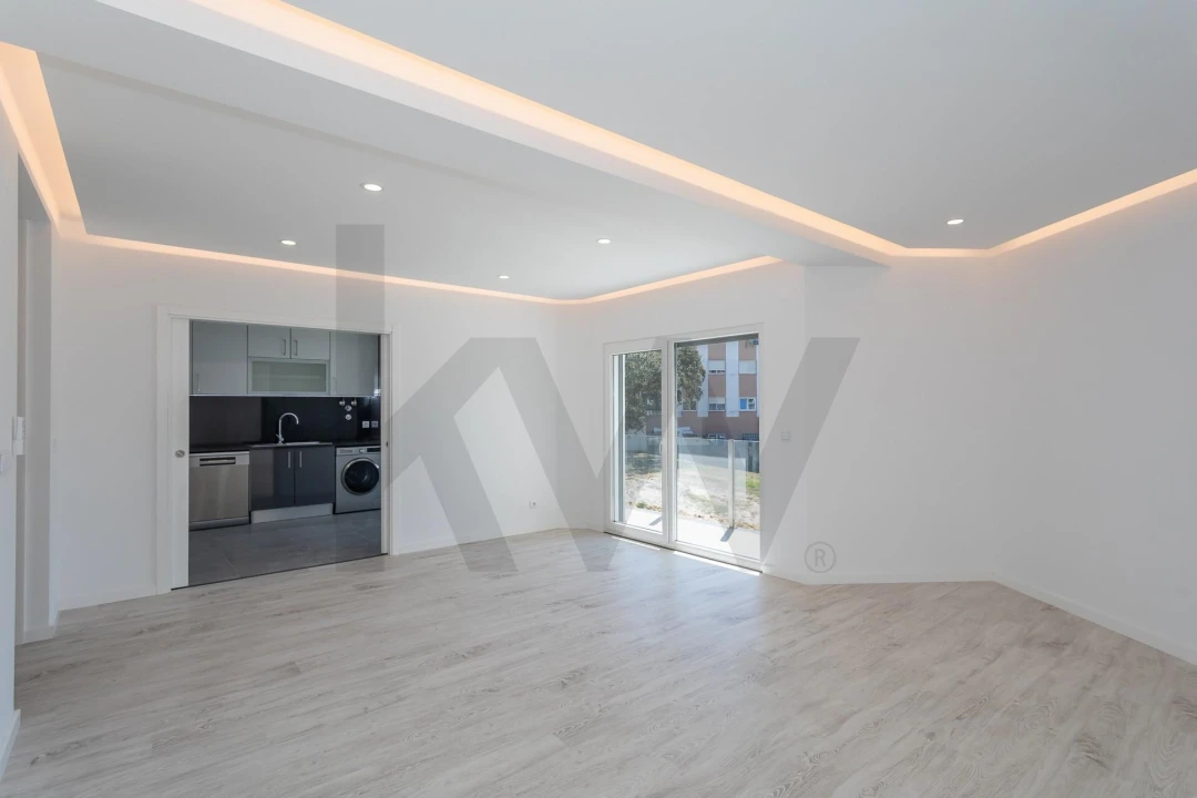 Apartamento T2 para Arrendamento em Seixal, Arrentela e Aldeia de Paio Pires Foto 8