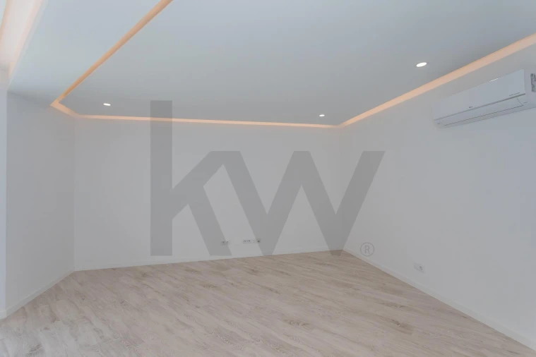 Apartamento T2 para Arrendamento em Seixal, Arrentela e Aldeia de Paio Pires Foto 6