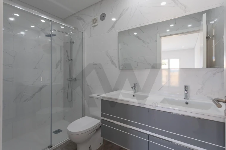 Apartamento T2 para Arrendamento em Seixal, Arrentela e Aldeia de Paio Pires Foto 18