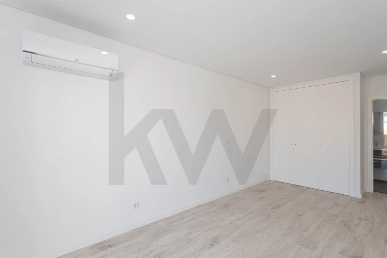 Apartamento T2 para Arrendamento em Seixal, Arrentela e Aldeia de Paio Pires Foto 16