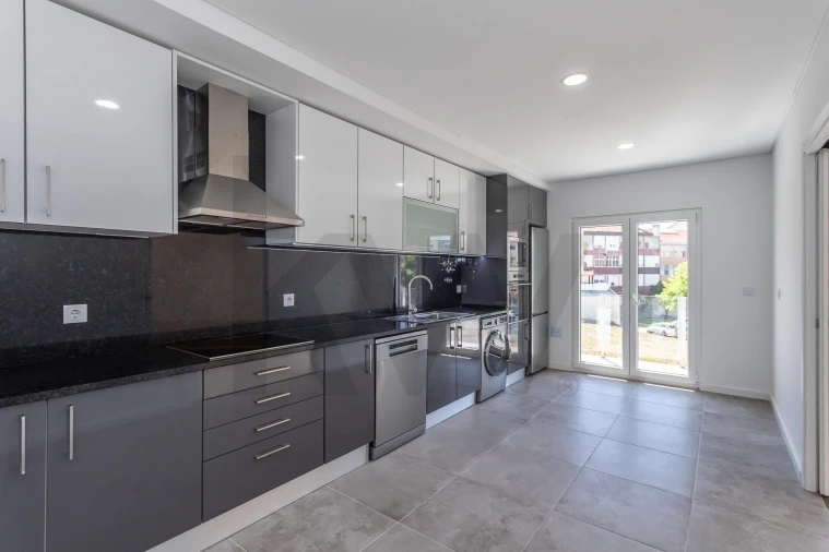 Apartamento T2 para Arrendamento em Seixal, Arrentela e Aldeia de Paio Pires Foto 13