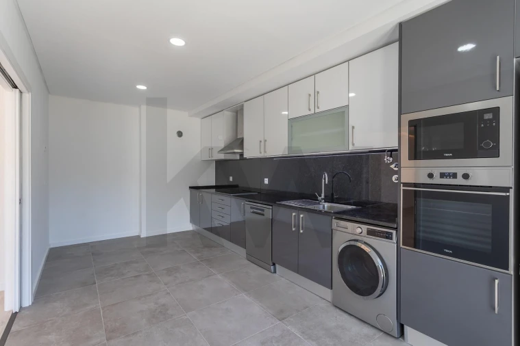 Apartamento T2 para Arrendamento em Seixal, Arrentela e Aldeia de Paio Pires Foto 12