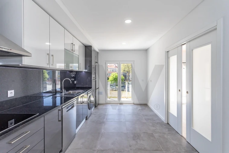 Apartamento T2 para Arrendamento em Seixal, Arrentela e Aldeia de Paio Pires Foto 10