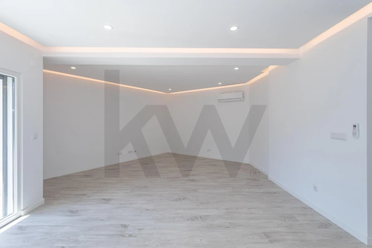 Apartamento T2 para Arrendamento em Seixal, Arrentela e Aldeia de Paio Pires Foto 5