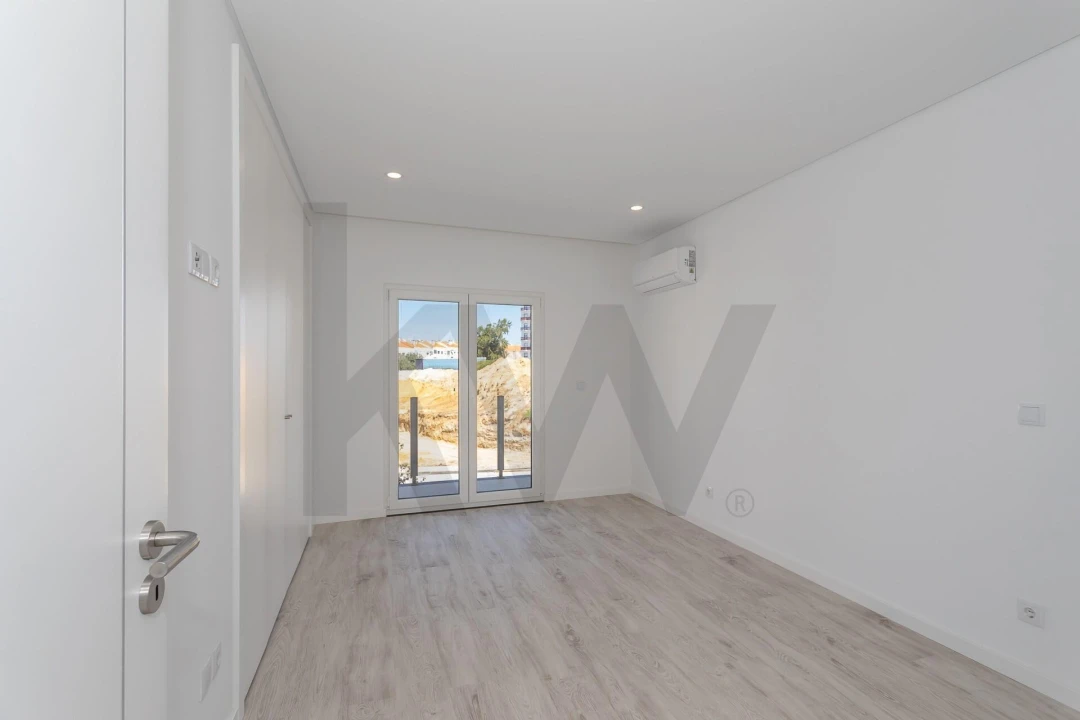 Apartamento T2 para Arrendamento em Seixal, Arrentela e Aldeia de Paio Pires Foto 21