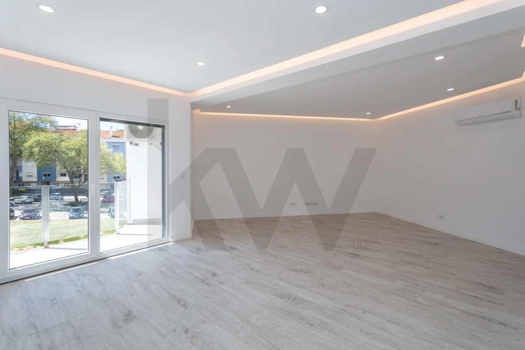 Apartamento T2 para Arrendamento em Seixal, Arrentela e Aldeia de Paio Pires Foto 1