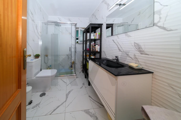 Apartamento T2 para Venda em Barreiro e Lavradio Foto 9