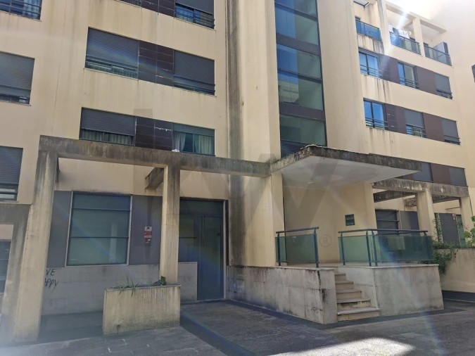 Loja para Venda em Santo António dos Cavaleiros e Frielas Foto 15