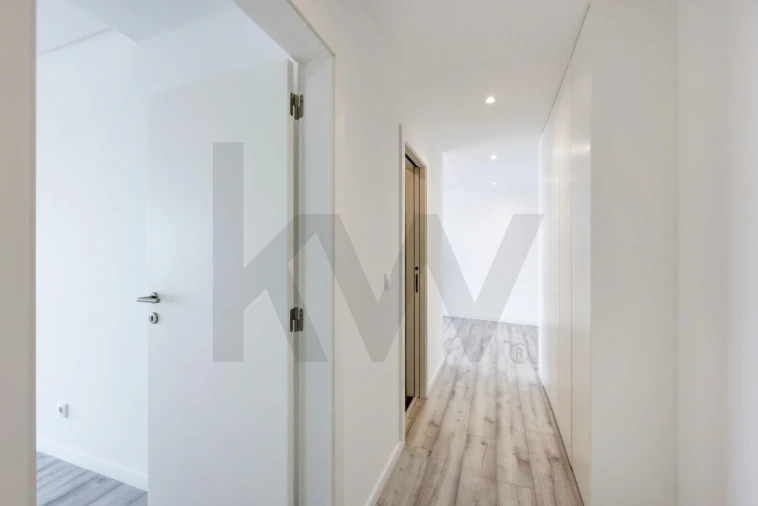 Apartamento T2 para Venda em Venteira Foto 19